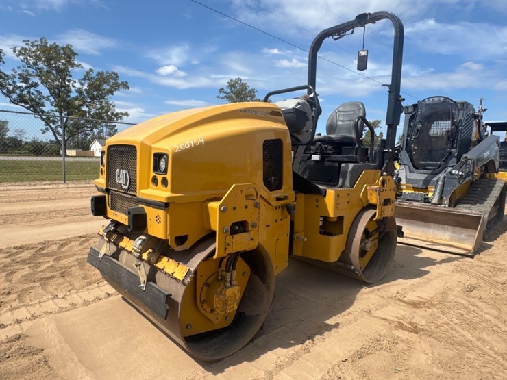 2021-caterpillar-cb2.7-image-2