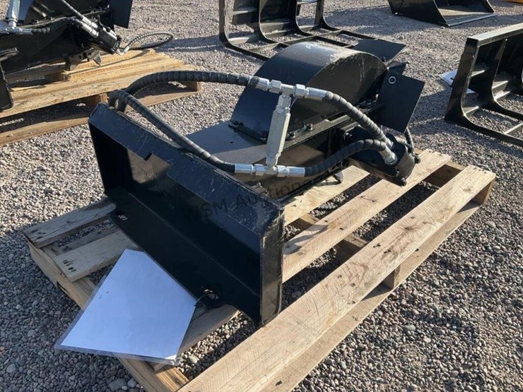 2025-giyi-stump-grinder-for-stand-up-skid-steer-image-1