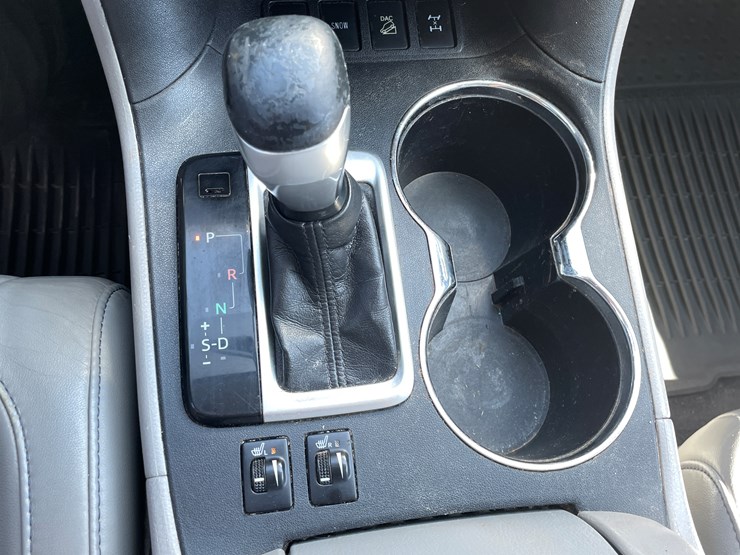 2016-toyota-highlander-image-77