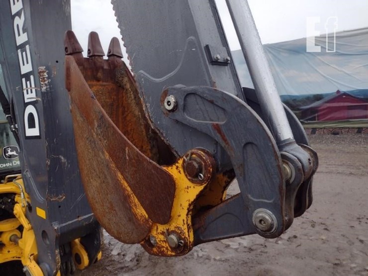 2020-deere-410l-image-32
