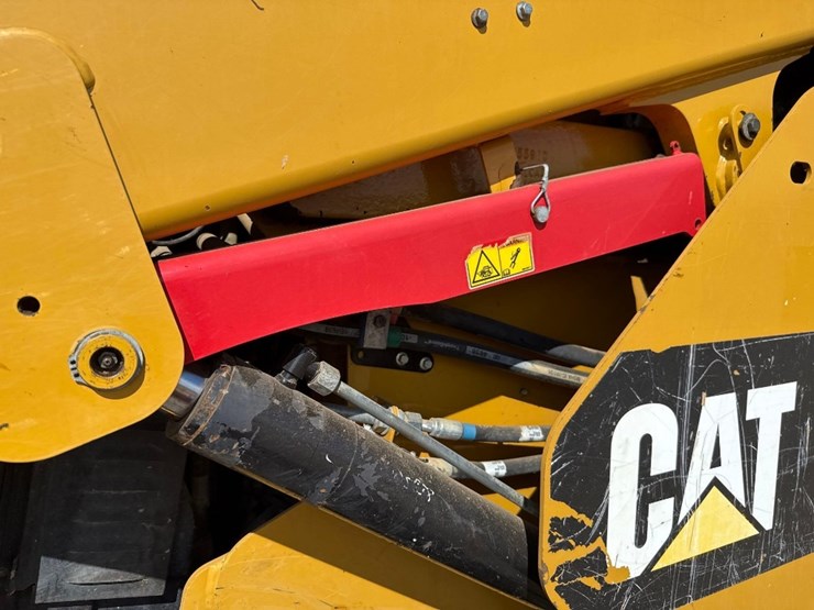 2014-caterpillar-299d-image-23