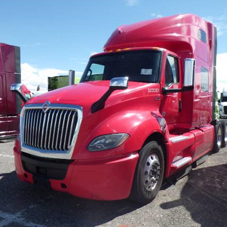 2021 INTERNATIONAL LT