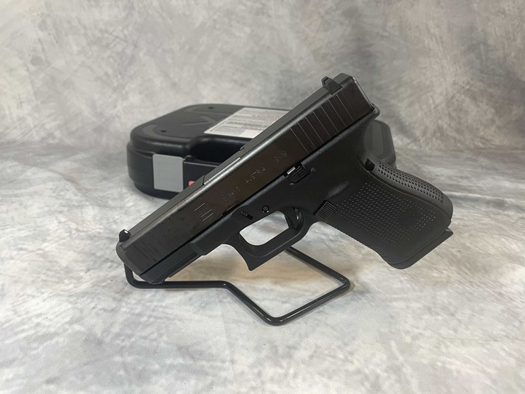 #4797-•-glock-19-gen-5-9mm-luger-pistol,-sn:-cesf248-image-1