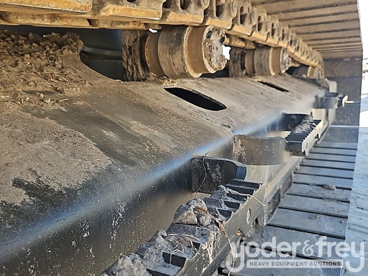 2019-caterpillar-320-image-10