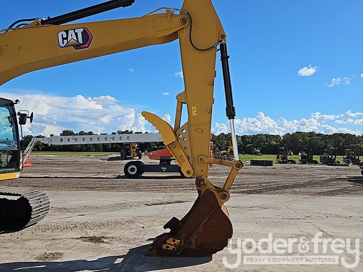 2021-caterpillar-320gc-image-16