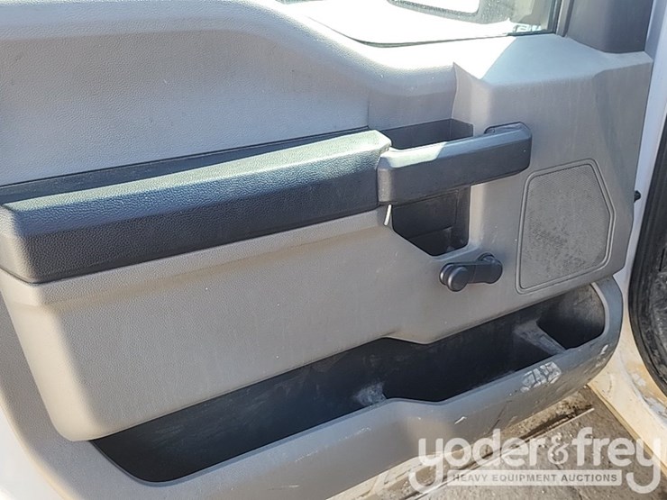 2017-ford-f150-image-27