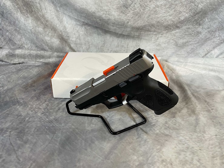 #4778-•-taurus-g2c-compact-40-s&w-pistol,-sn:-agc106105-image-1