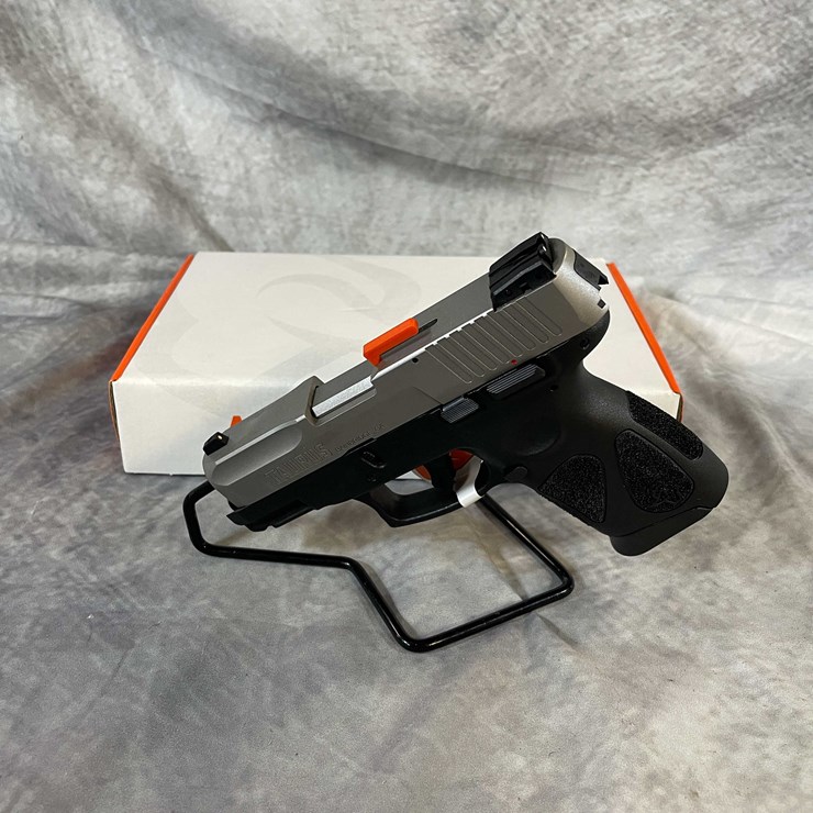 #4778 • Taurus G2C Compact 40 S&W Pistol, SN: AGC106105