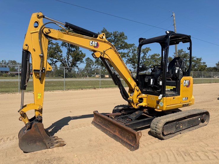 2022-caterpillar-303.5-image-2