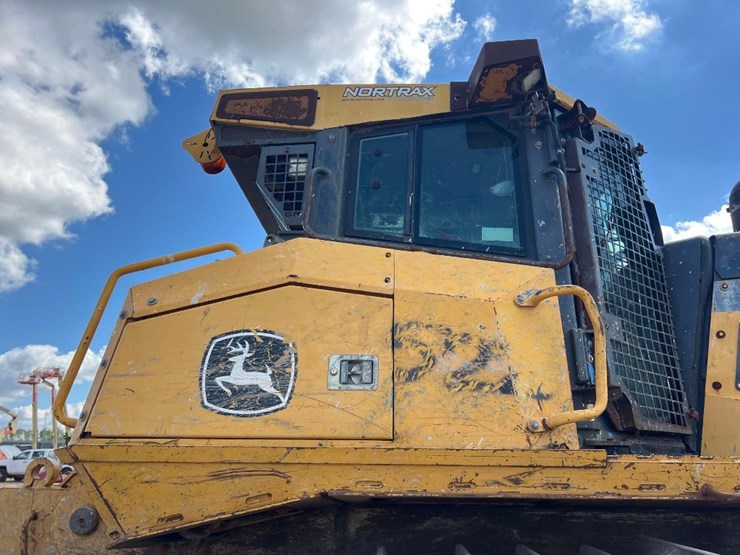2015-deere-1050k-image-25