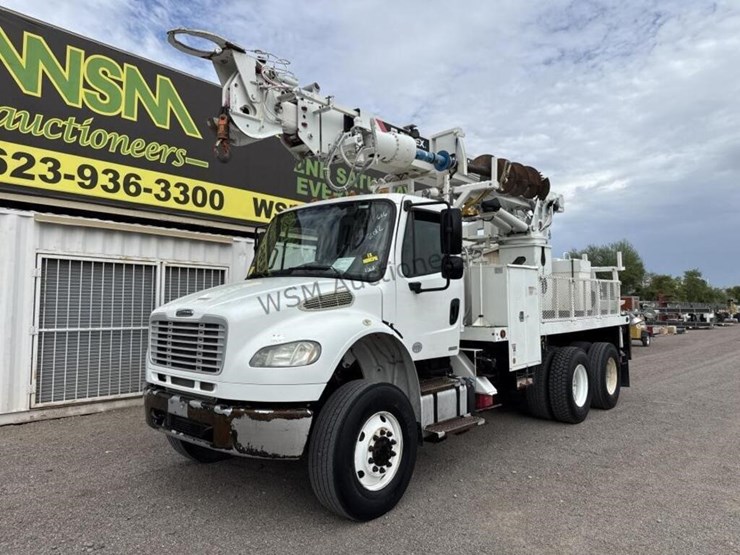 2012-freightliner-m2-digger-derrick-image-2