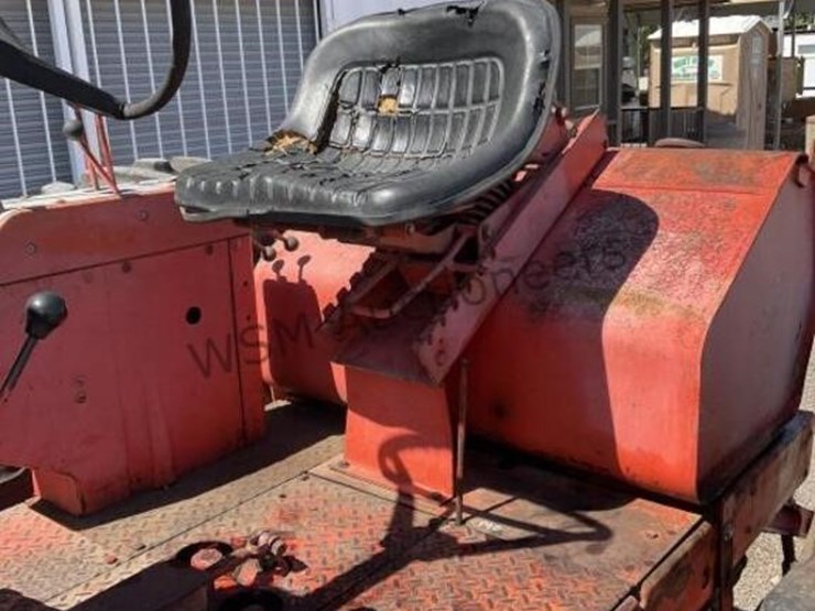 allis-chalmers-190-tractor-image-15