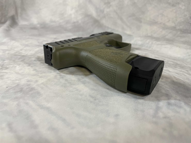 #4789-•-beretta-apx-a1-carry-9mm-luger-pistol,-sn:-axc150909-image-5
