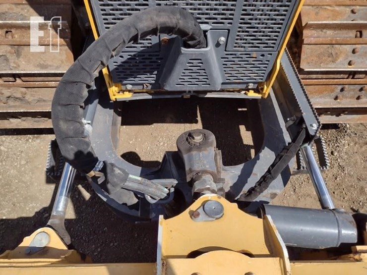 2022-deere-450k-image-16