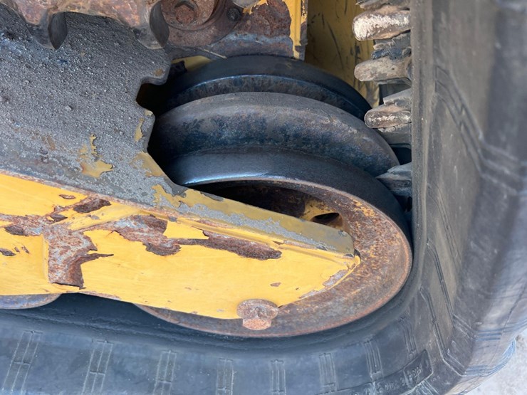 2020-caterpillar-259d3-image-23