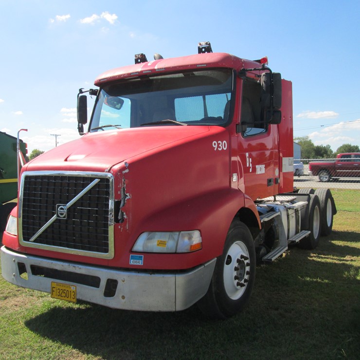 2011 VOLVO 10