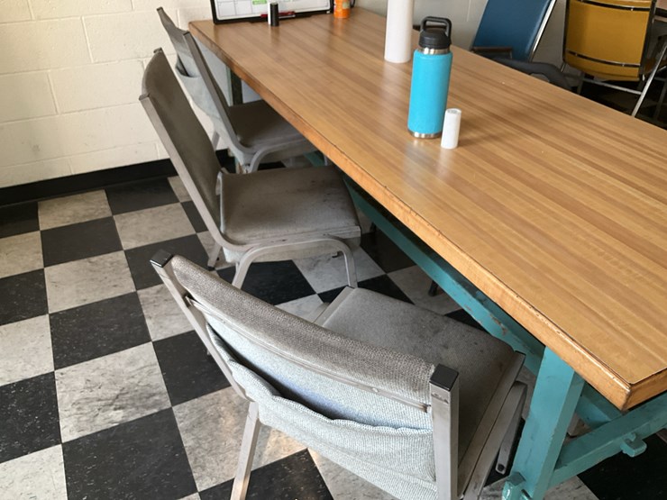 #186-•-tables,-chairs-and-refrigerator-image-3
