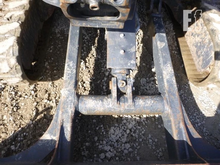2022-deere-35g-image-21