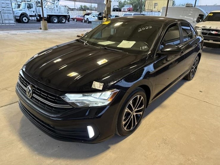 2022-volkswagen-jetta-sport-sdn-image-5