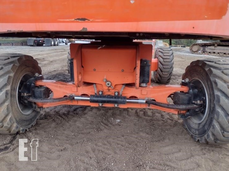 2016-jlg-400s-image-23