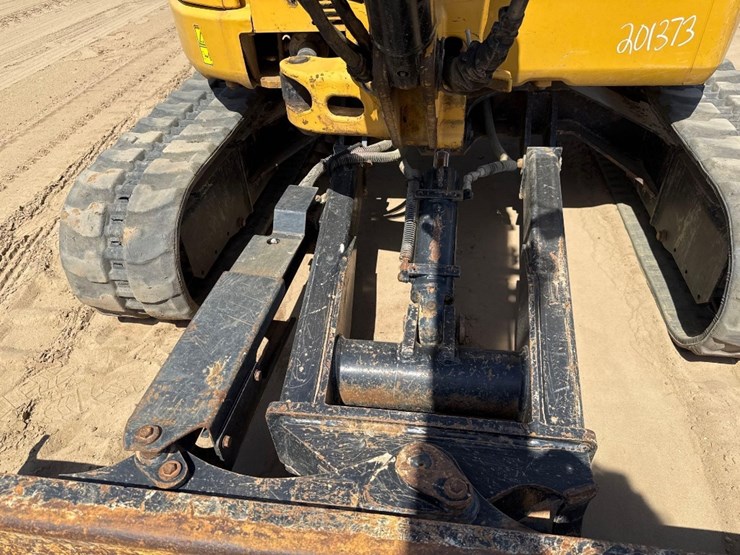 2019-caterpillar-303.5e2-cr-image-23