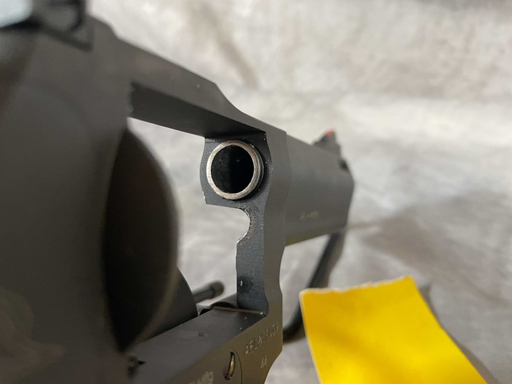 #4784-•-taurus-44-tracker-44-rem-mag-revolver,-sn:-ael817409-image-23