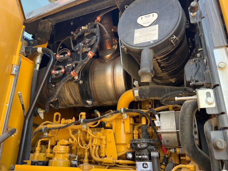 2021-deere-624p-image-18