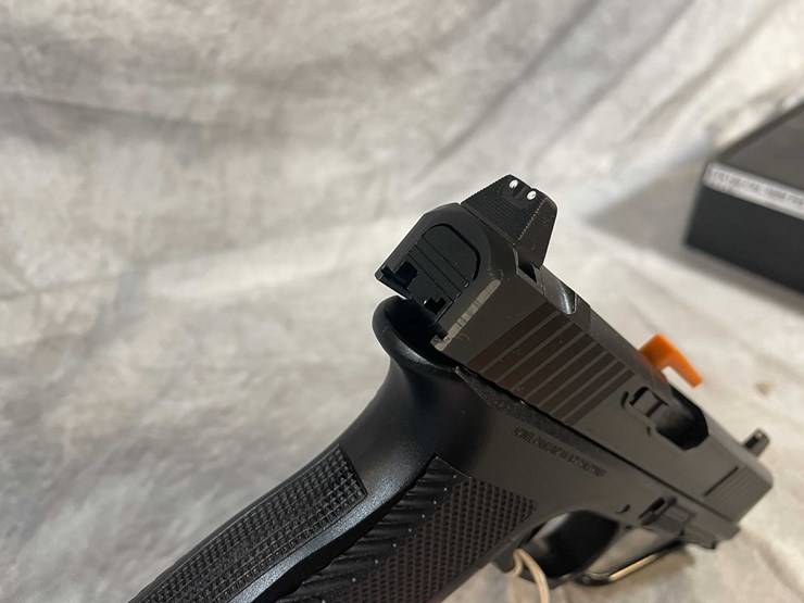 #4787-•-rock-island-stk100-9mm-luger-pistol,-sn:-ria2884305-image-8