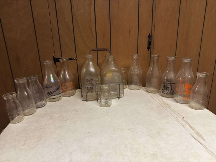 (16)-milk-bottles-and-carrier-image-1