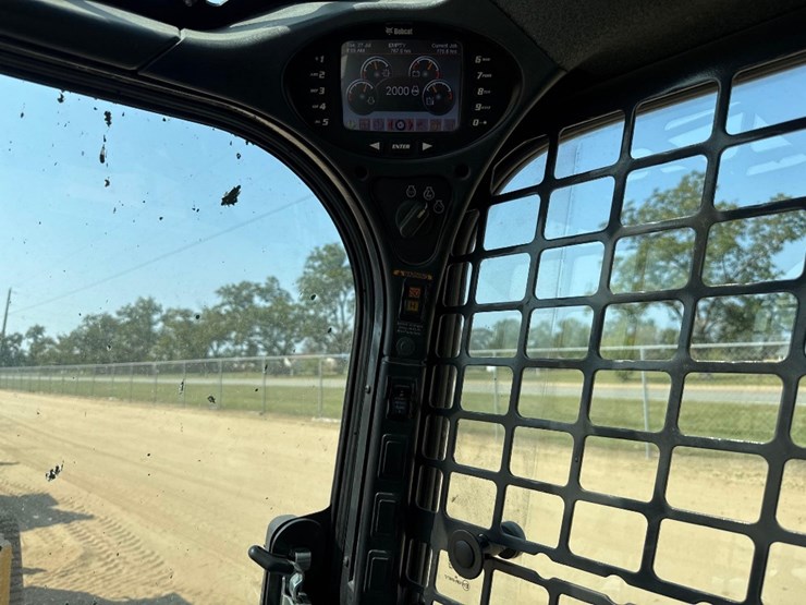 2019-bobcat-s770-image-22