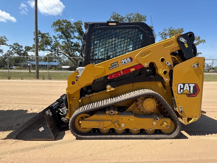 2024-caterpillar-255-skid-steer-image-1