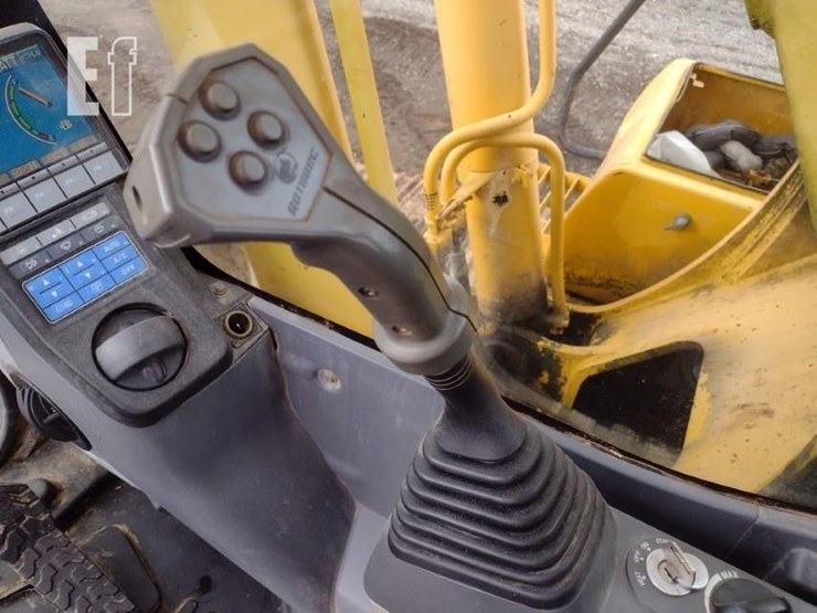 komatsu-pc220-lc-8-image-9