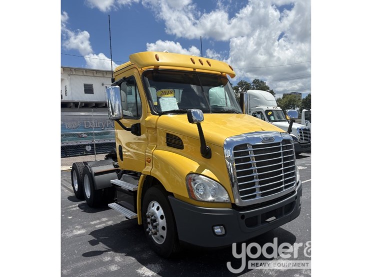 2018-freightliner-cascadia-113-image-1