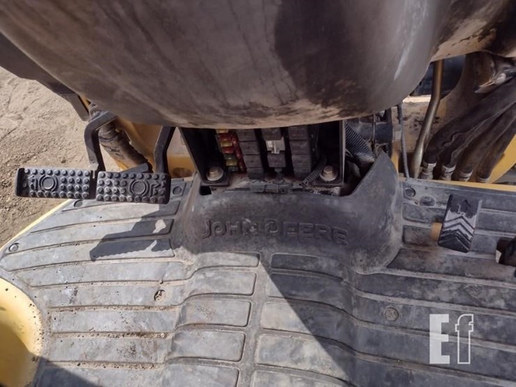 2005-deere-110-image-9
