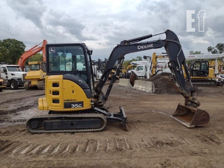 2019-deere-35g-image-3