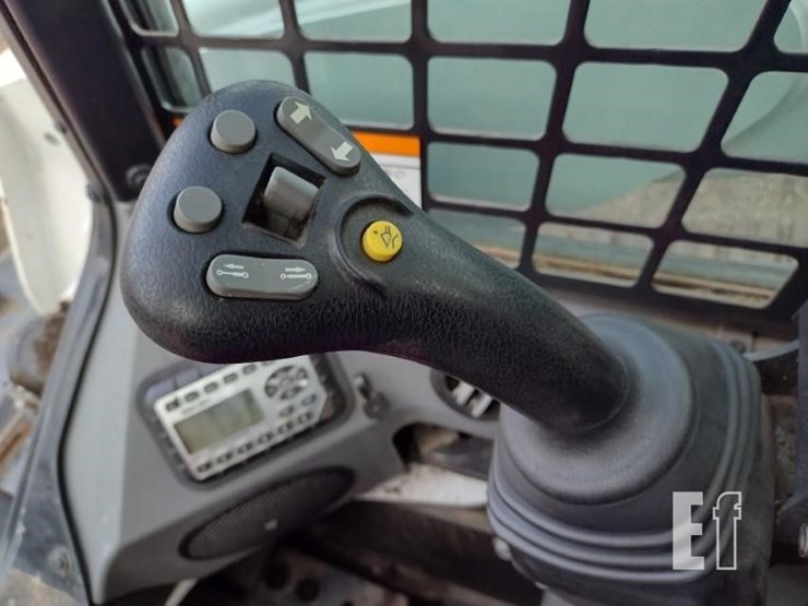2021-bobcat-t870-image-8