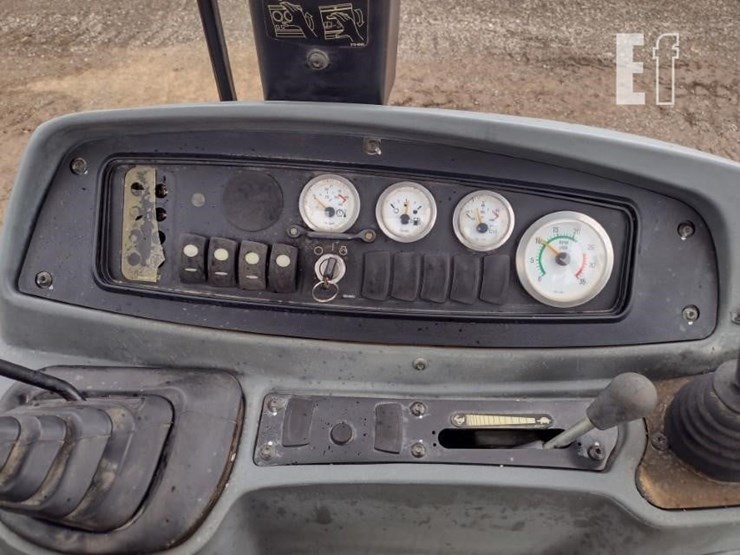 2006-caterpillar-416d-image-11