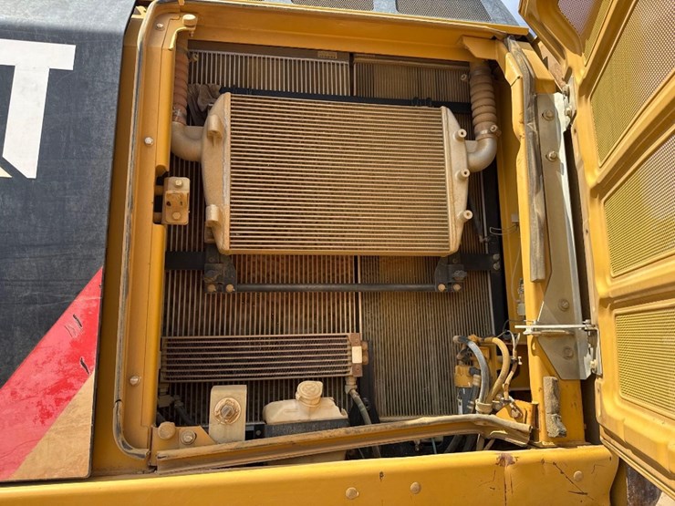 2014-caterpillar-324el-image-28