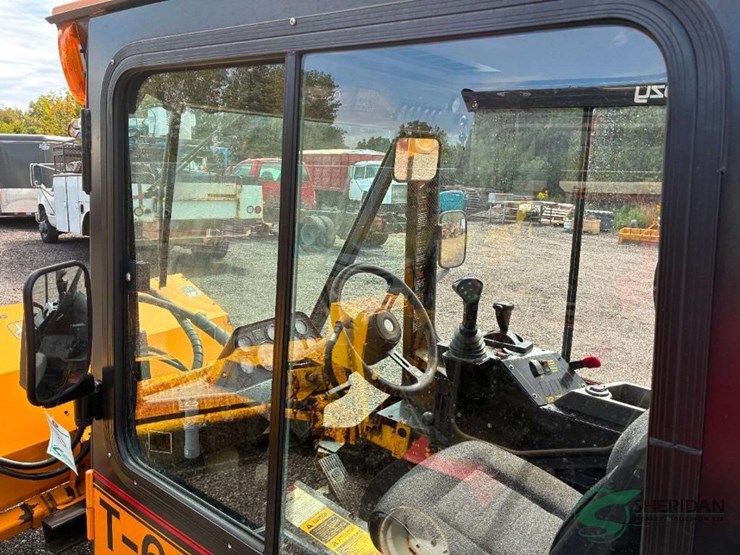 2014-trackless-model-mt6-with-numerous-like-new-attachments-image-40