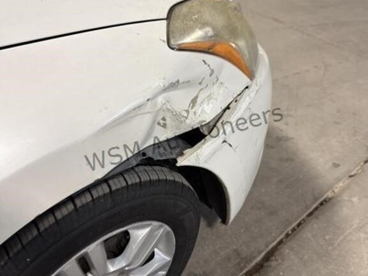 2012-nissan-altima-sdn-image-10