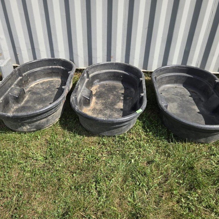 3 Feed troughs