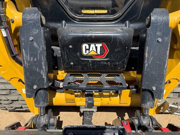 2024-caterpillar-255-skid-steer-image-21