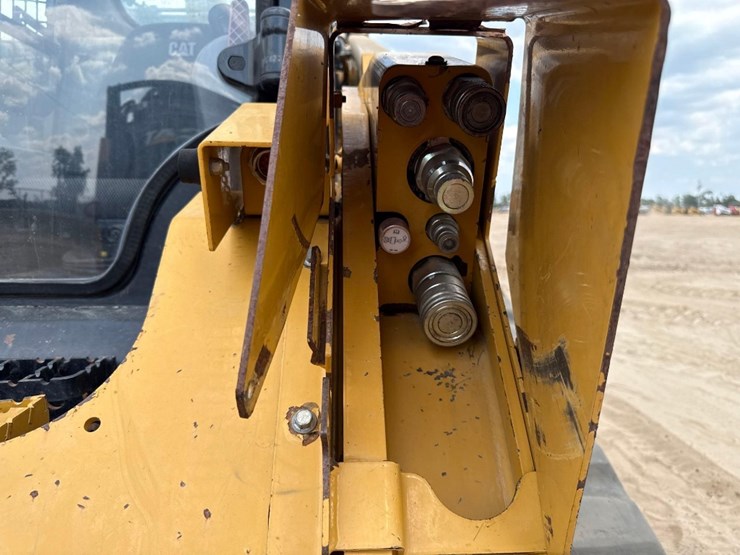 2020-caterpillar-299d3-xe-image-22