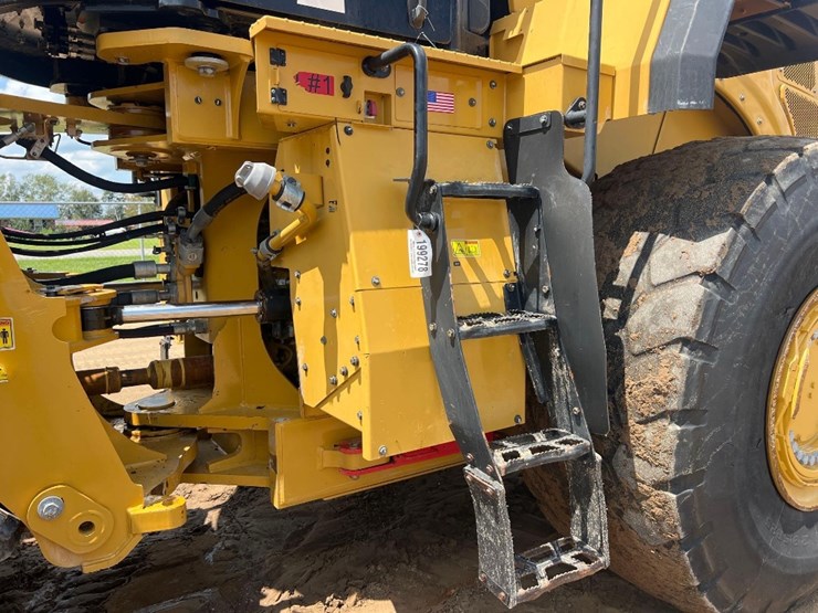 2022-caterpillar-980-image-14