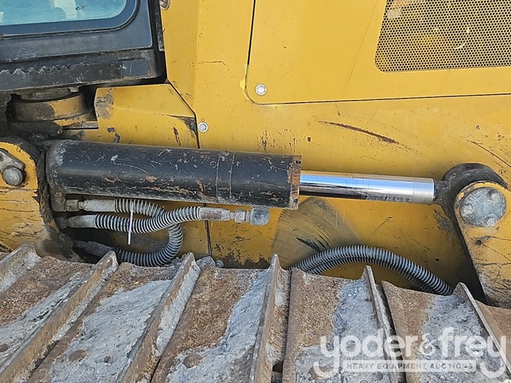 2014-caterpillar-d6k2-lgp-image-27