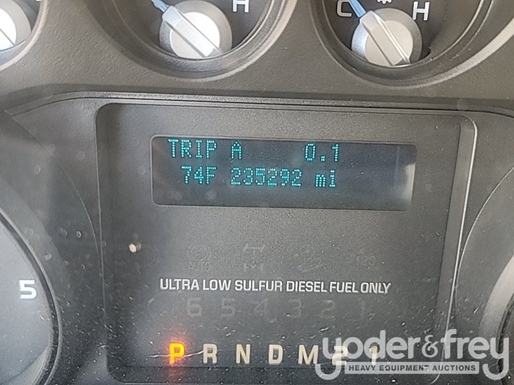 2014-ford-f350-image-36