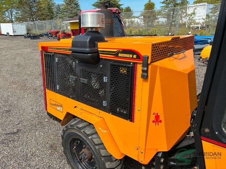 2014-trackless-model-mt6-with-numerous-like-new-attachments-image-24