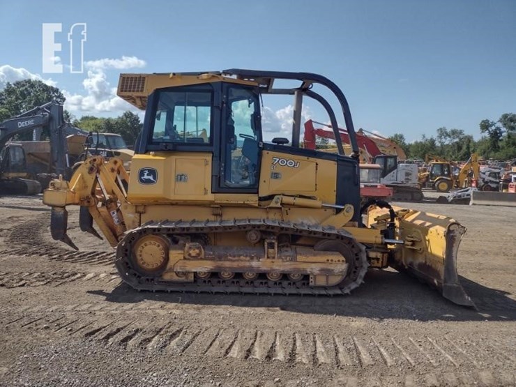 2012-deere-700j-lt-image-3