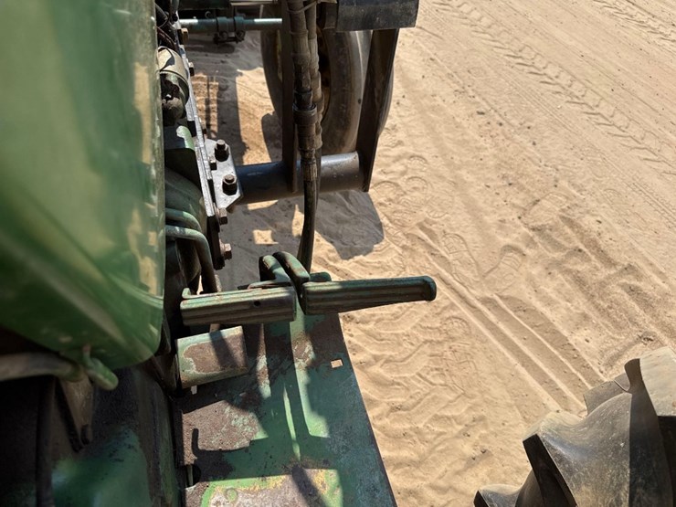 john-deere-2350-image-28