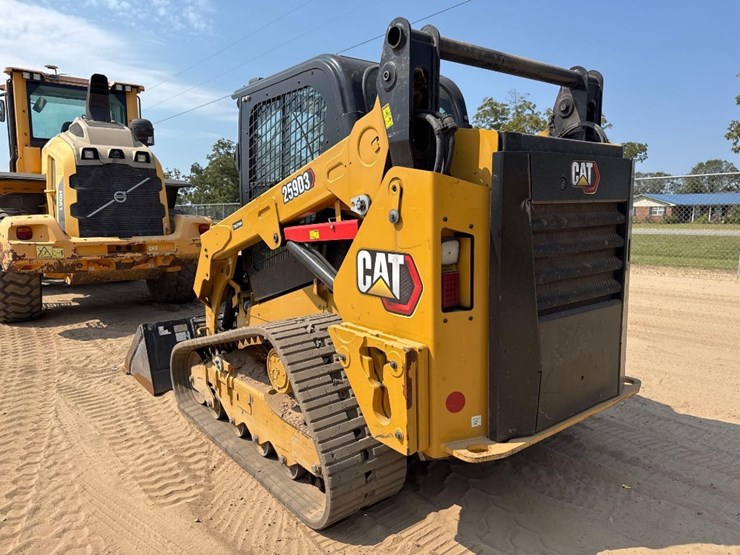 2023-caterpillar-259d3-image-7